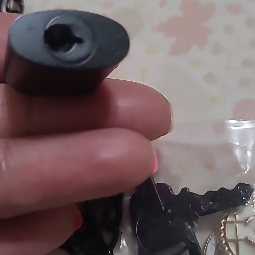 LV Lock and Key - Picture 2 of 5